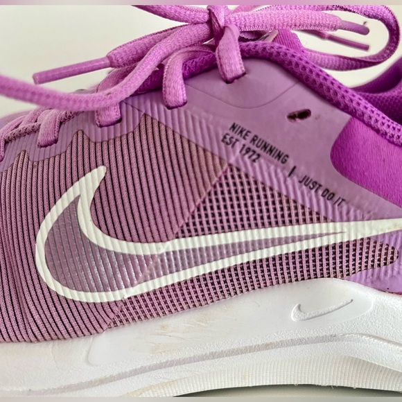 Nike Downshifter 12 Rush Fuchsia Purple 7Y / Women’s 8.5 - Picture 2 of 8